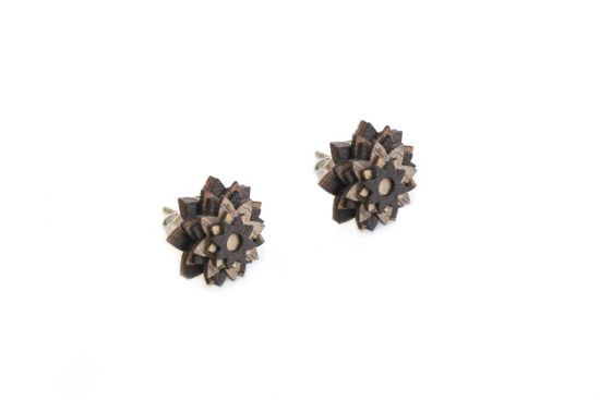 Fa fülbevaló African Flower Earrings