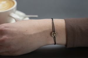 String karkötő  Moon Wooden Bracelet