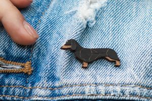 Fa bross Walking Dachshund Brooch