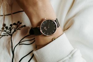 Aura Watch