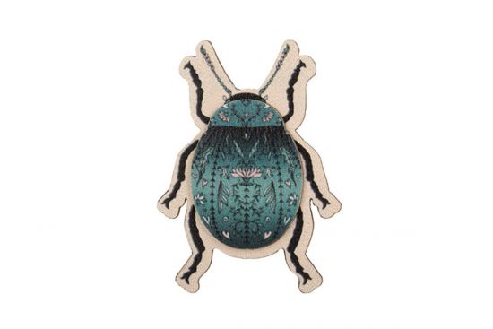 Fából készült bross Blue Beatle Brooch