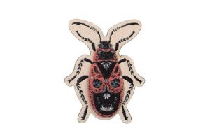 Fából készült bross Red Beatle Brooch