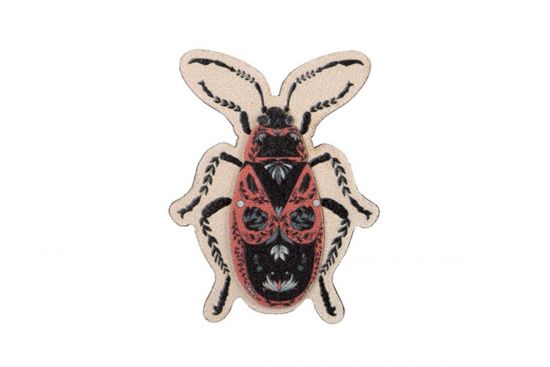 Fából készült bross Red Beatle Brooch